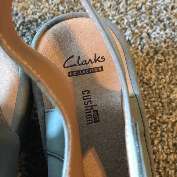 Clarks Collection Soft Cushion Light Grey Sandal - Picture 2 of 8